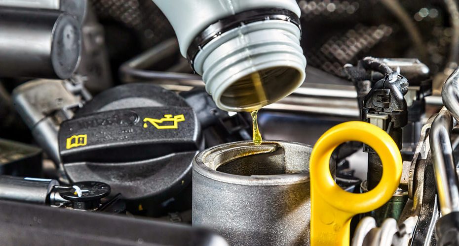 Какое масло лучше заливать в двигатель Renault Sandero Stepway