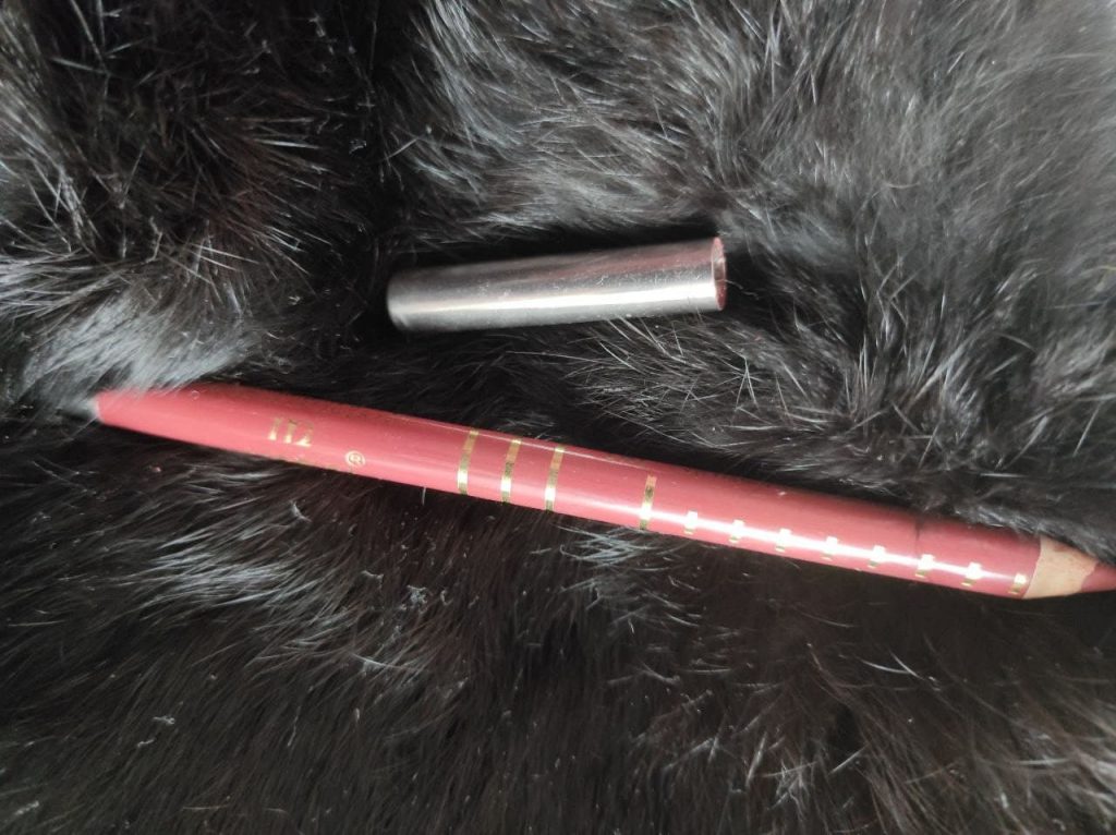 Копеечный карандаш с богатой цветовой палитрой