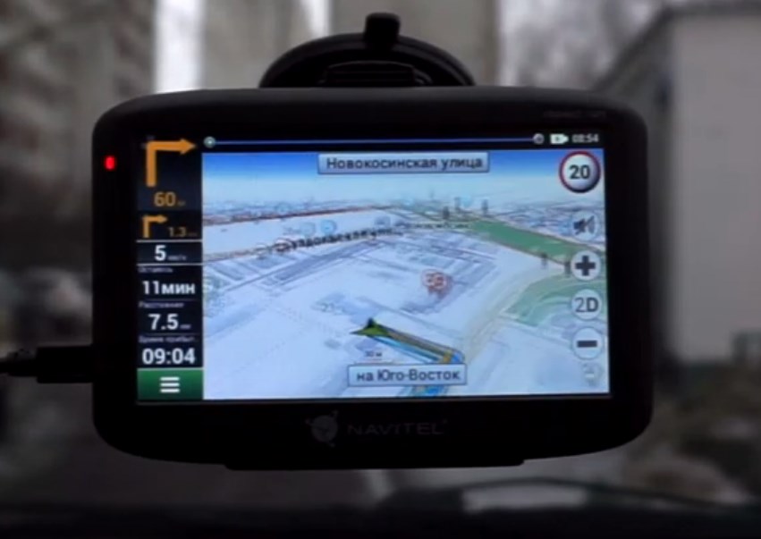 Бюджетная модель GPS- навигатора с хорошими функциями.