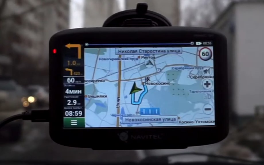 Бюджетная модель GPS- навигатора с хорошими функциями.